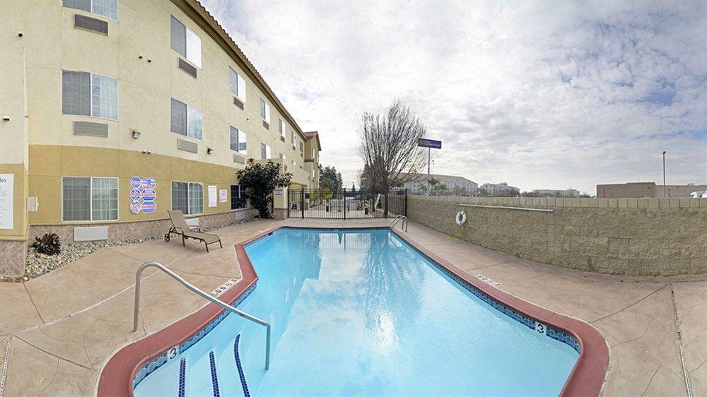 Comfort Suites Bakersfield Exterior foto
